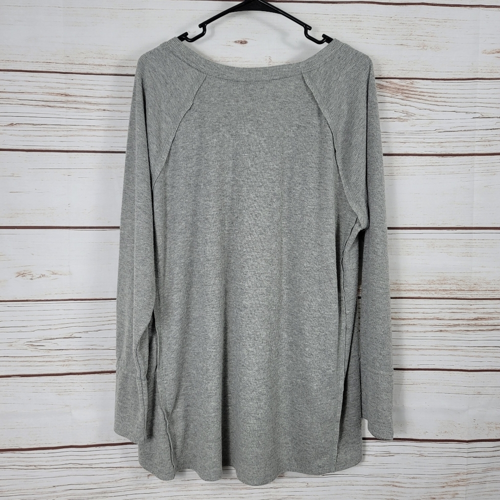 Wildfox | Ribbed Thermal Raw Hem Long Sl Top - Picture 5 of 7